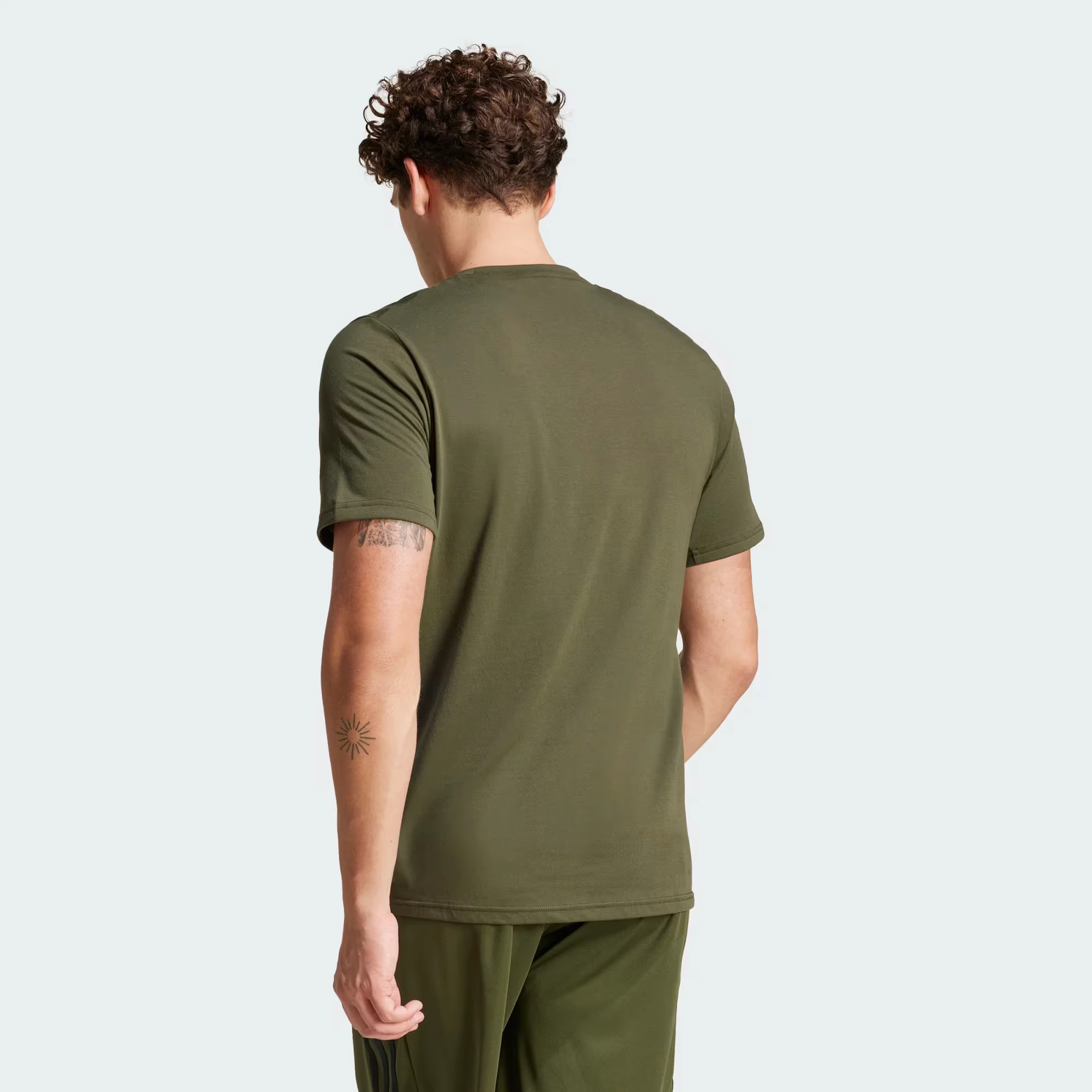 Train_Essentials_Feelready_Training_Tee_Green_JP4951_23_hover_model