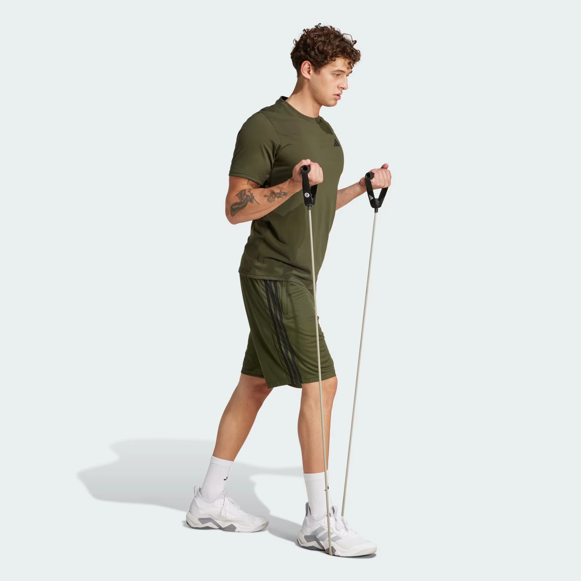 Train_Essentials_Feelready_Training_Tee_Green_JP4951_25_model